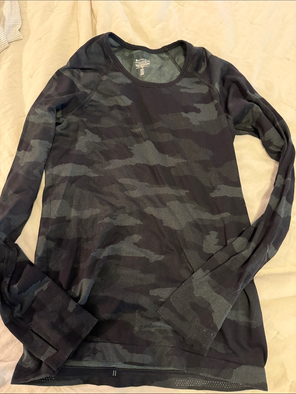 Athleta Black & Gray Camo Long-Sleeve Performance Top